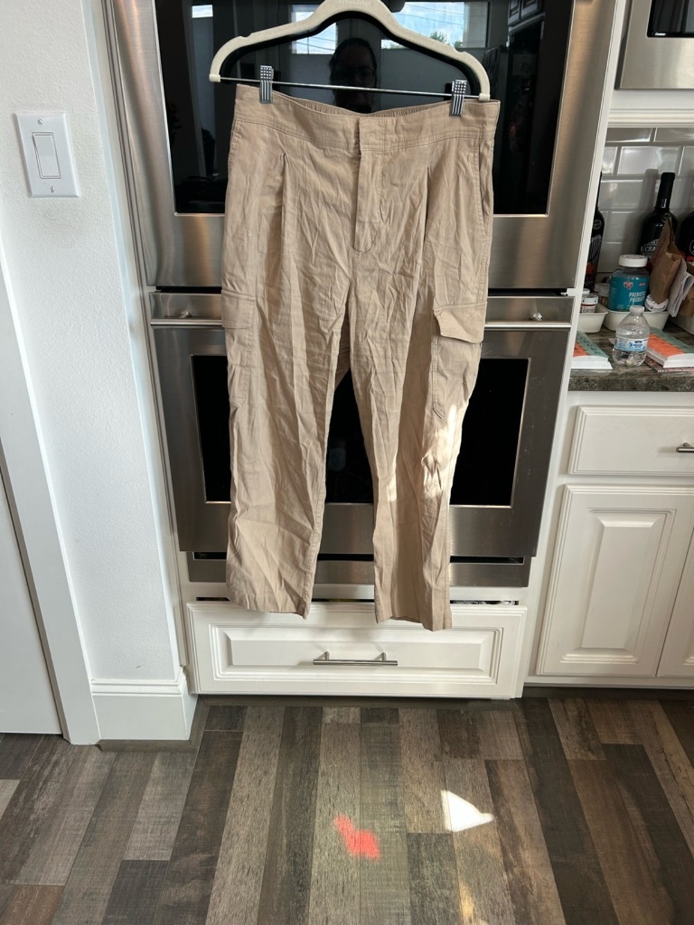 Vince Khaki Cropped Cargo Pants size 12 GUC minimalist capsule